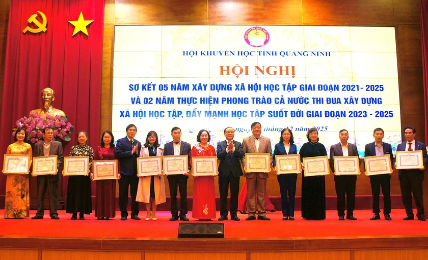 Hội Khuyến học tỉnh Quảng Ninh đẩy mạnh thi đua xây dựng xã hội học tập, học tập suốt đời - Ảnh 2.