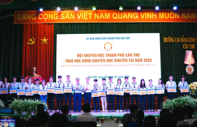 Hội Khuyến học Thành phố Cần Thơ trao 95 suất học bổng khuyến học, khuyến tài năm 2026 - Ảnh 3.