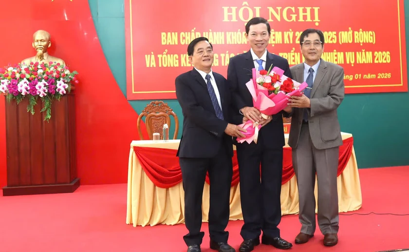 Hội Khuyến học tỉnh Quảng Ngãi kiện toàn tổ chức, đẩy mạnh xây dựng quỹ khuyến học, khuyến tài - Ảnh 3.