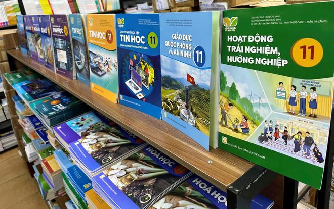 Sách Kết nối tri thức với cuộc sống sẽ là bộ sách thống nhất toàn quốc từ năm học 2026-2027. (Ảnh: PV/Vietnam+) sach-giao-khoa-ket-noi-2.jpg