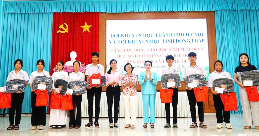 Khuyến học Hà Nội và Đồng Tháp gắn kết, trao đổi kinh nghiệm xây dựng xã hội học tập - Ảnh 1.