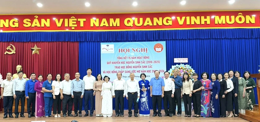 Quỹ Khuyến học Nguyễn Sinh Sắc trao 110 tỷ đồng hỗ trợ 45.000 lượt học sinh, sinh viên - Ảnh 7.