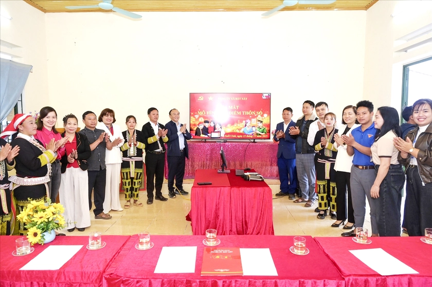 "Thôn số" đưa dịch vụ công đến nhà dân ở vùng cao Bát Xát  - Ảnh 1.