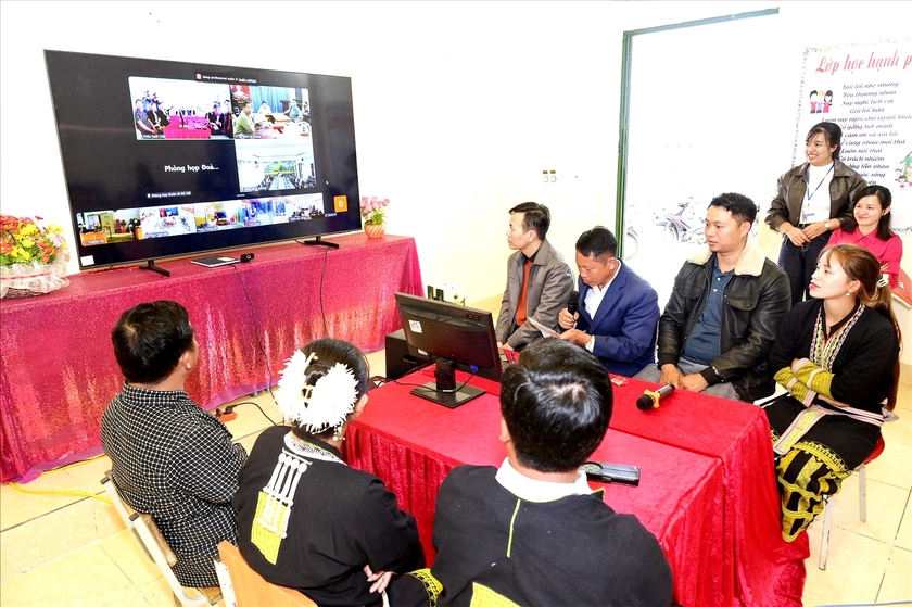 "Thôn số" đưa dịch vụ công đến nhà dân ở vùng cao Bát Xát  - Ảnh 3.