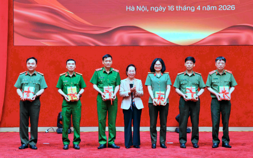 Khai mạc Ngày Sách và Văn hóa đọc Việt Nam trong Công an nhân dân năm 2026 - Ảnh 4.