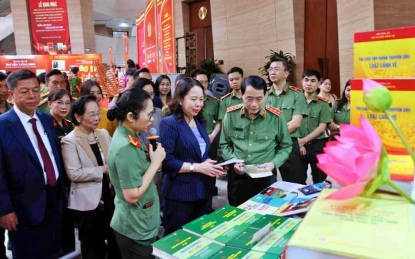 Khai mạc Ngày Sách và Văn hóa đọc Việt Nam trong Công an nhân dân năm 2026 - Ảnh 5.