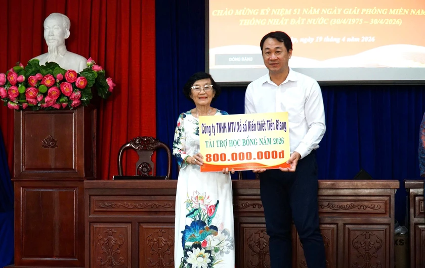 Hội Khuyến học tỉnh Đồng Tháp trao 80 suất học bổng tiếp sức học sinh, sinh viên vượt khó - Ảnh 5.