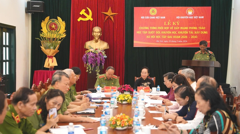 Hội Khuyến học Việt Nam và Hội Cựu Công an Nhân dân Việt Nam phối hợp thúc đẩy phong trào học tập suốt đời - Ảnh 1.