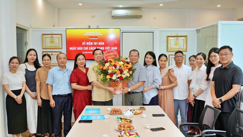 Trung ương Hội Khuyến học Việt Nam chúc mừng Tạp chí Công dân và Khuyến học nhân Ngày Báo chí Cách mạng Việt Nam - Ảnh 1.
