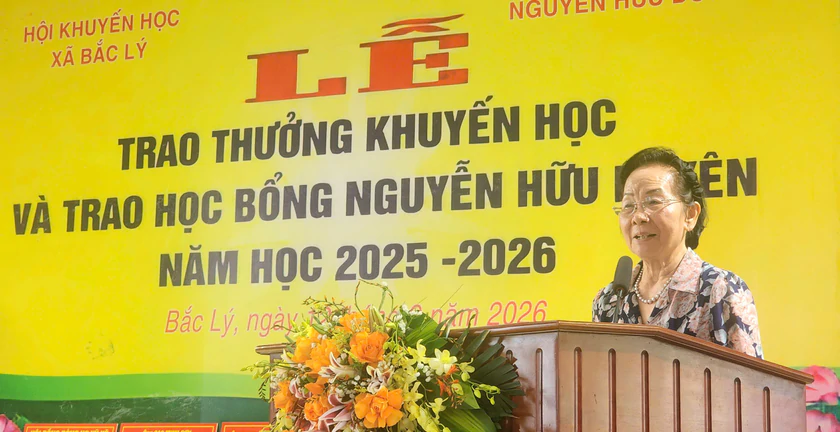 Quỹ học bổng Nguyễn Hữu Duyên trao thưởng cho hơn 400 học sinh tại Ninh Bình - Ảnh 6.