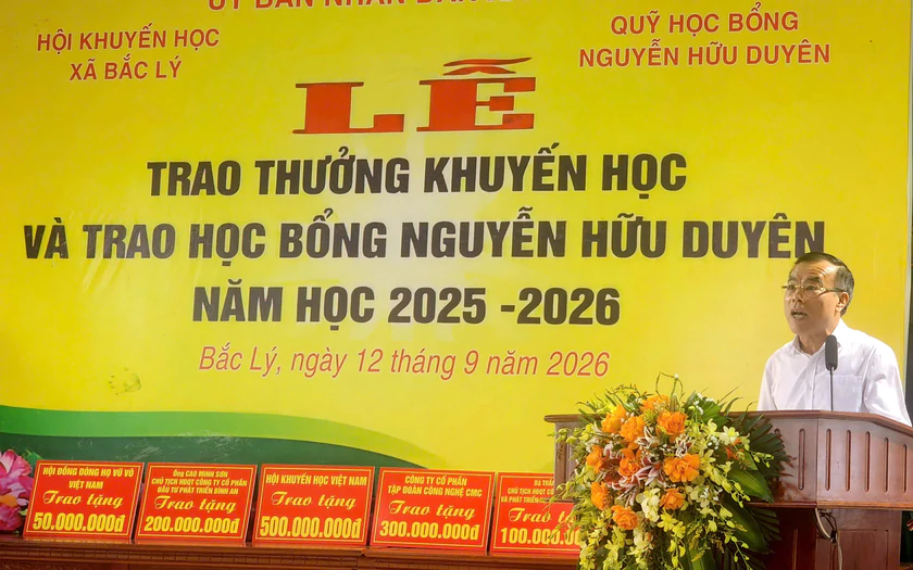 Quỹ học bổng Nguyễn Hữu Duyên trao thưởng cho hơn 400 học sinh tại Ninh Bình - Ảnh 5.