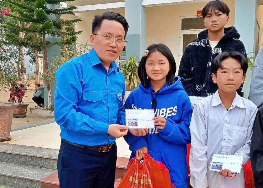 Dòng họ người Mông hiếu học ở vùng biên giới xứ Thanh - Ảnh 1.