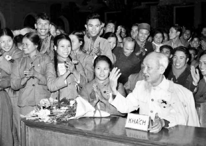 Tư tưởng Hồ Chí Minh - Ngọn đuốc soi đường cho con đường bình đẳng, đi lên của phụ nữ Việt Nam - Ảnh 2.
